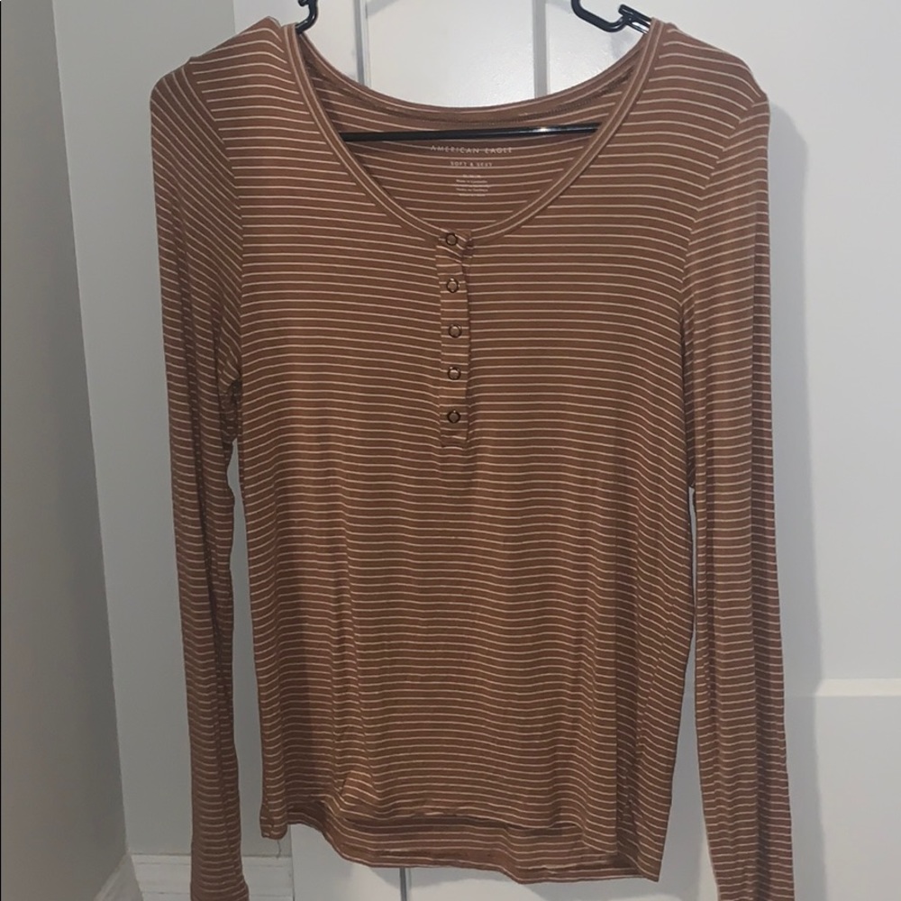 stripped American Eagle tshirt